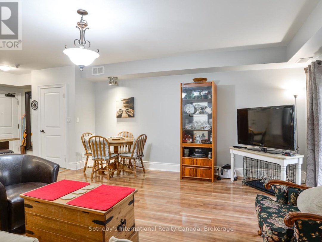 407 - 391 JAMES STREET W, 