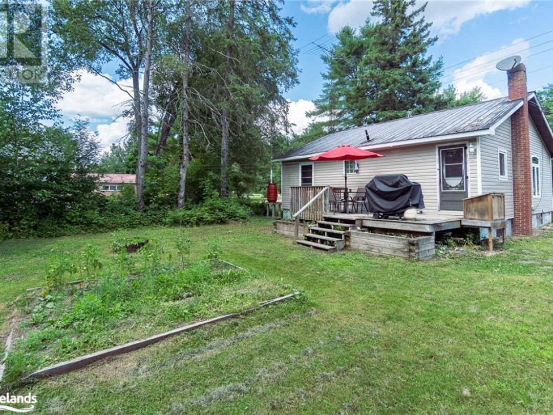 15591 35 Highway, Algonquin Highlands