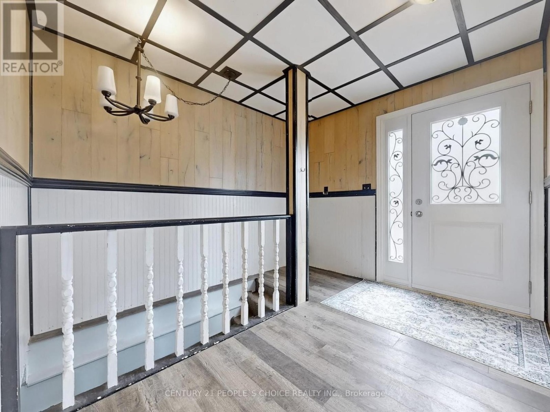 156 MAIN STREET W, 
