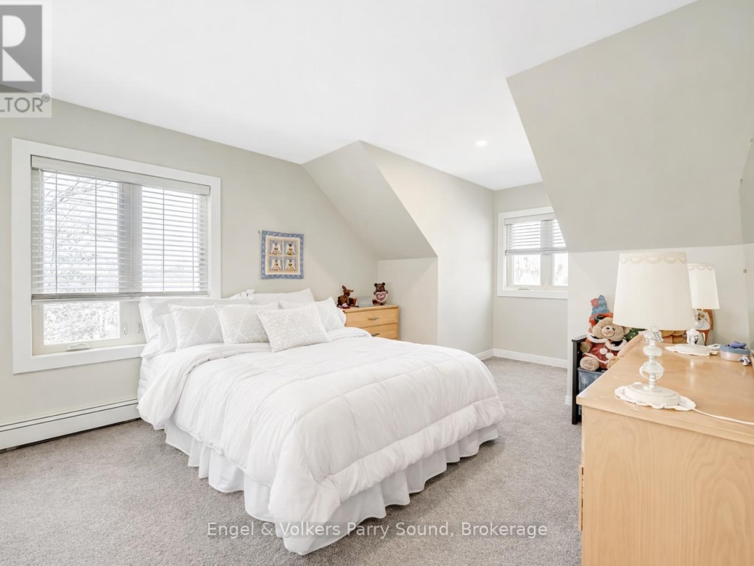 29 QUEEN STREET, Parry Sound