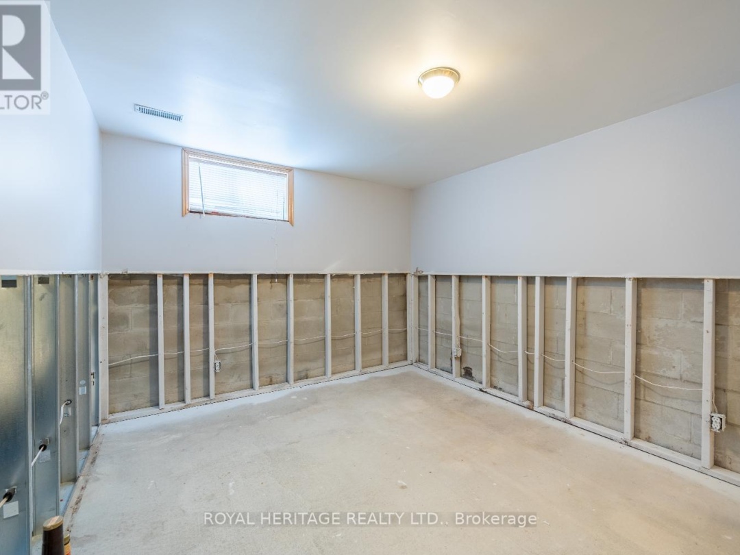 31 WELLINGTON STREET, 