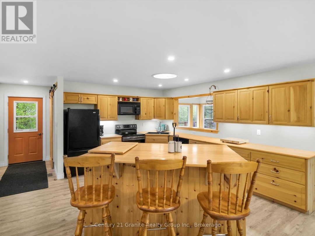 2302 Buckslide Road, Algonquin Highlands (Stanhope)