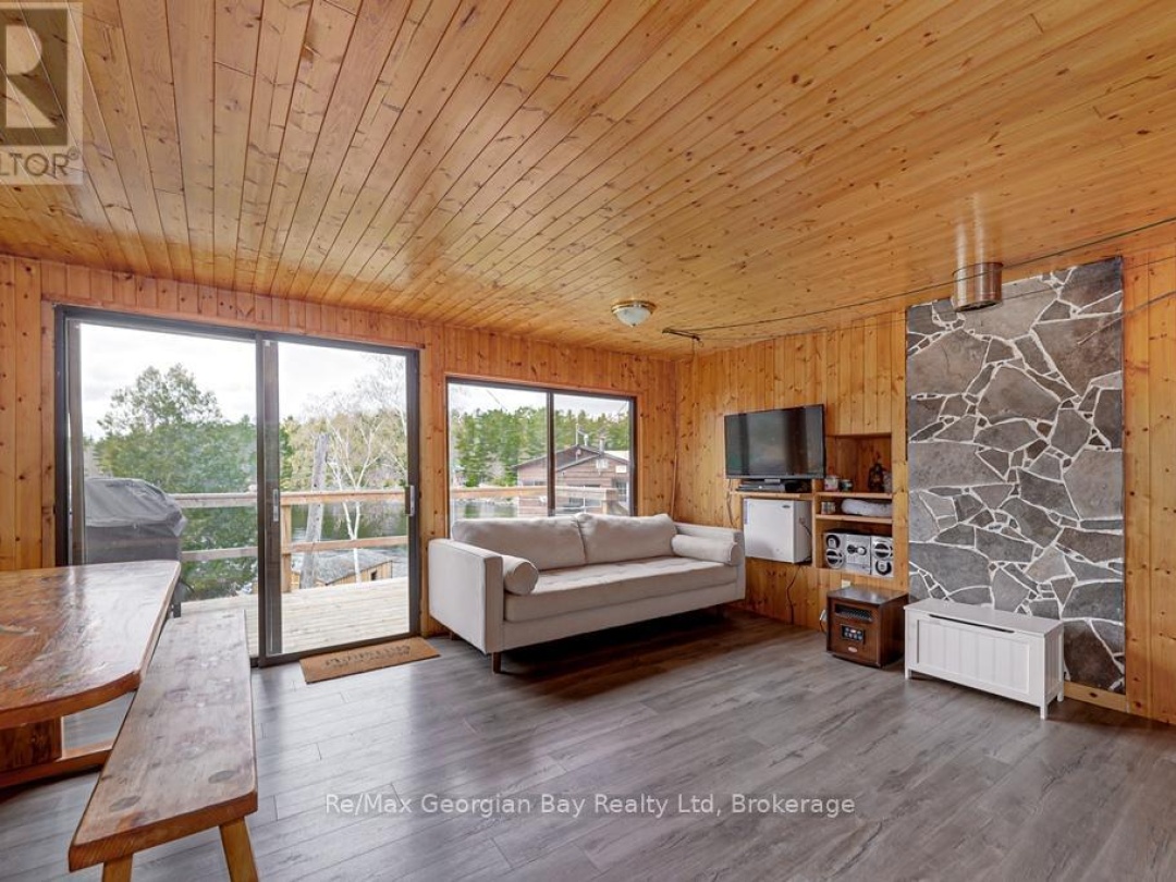 15SR405 SEVERN RIVER SHORE, Severn River