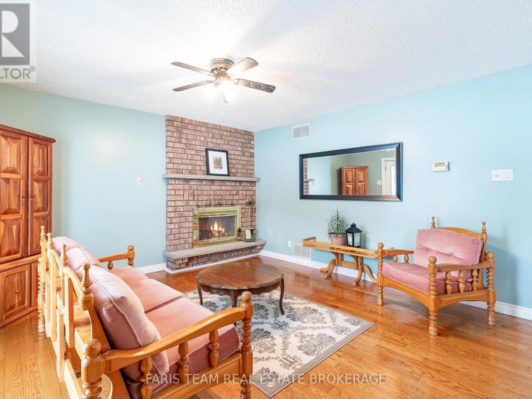 2104 NEWTON STREET, Tay