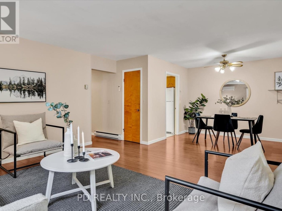 28 BOND STREET E, 