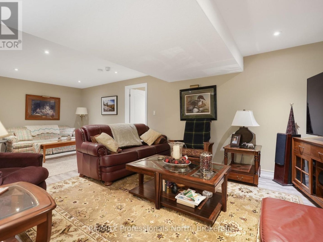 8 SERENITY PLACE CRESCENT, Huntsville (Chaffey)