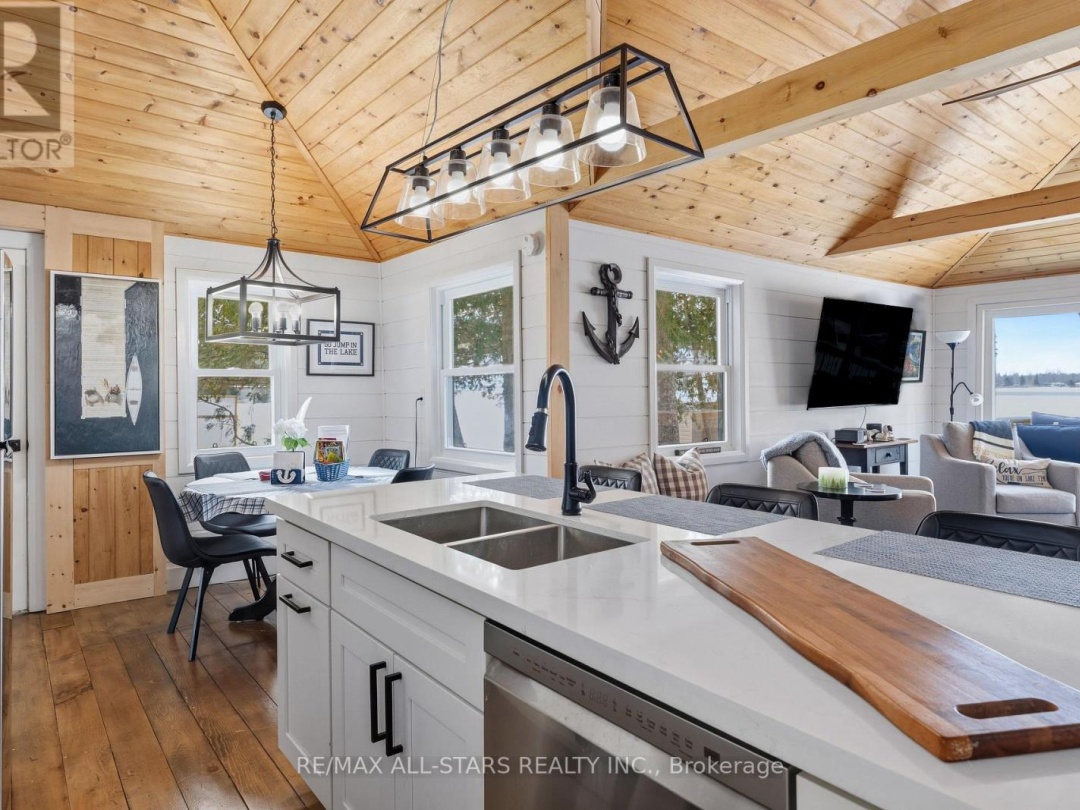 112 STURGEON GLEN ROAD, Sturgeon Lake