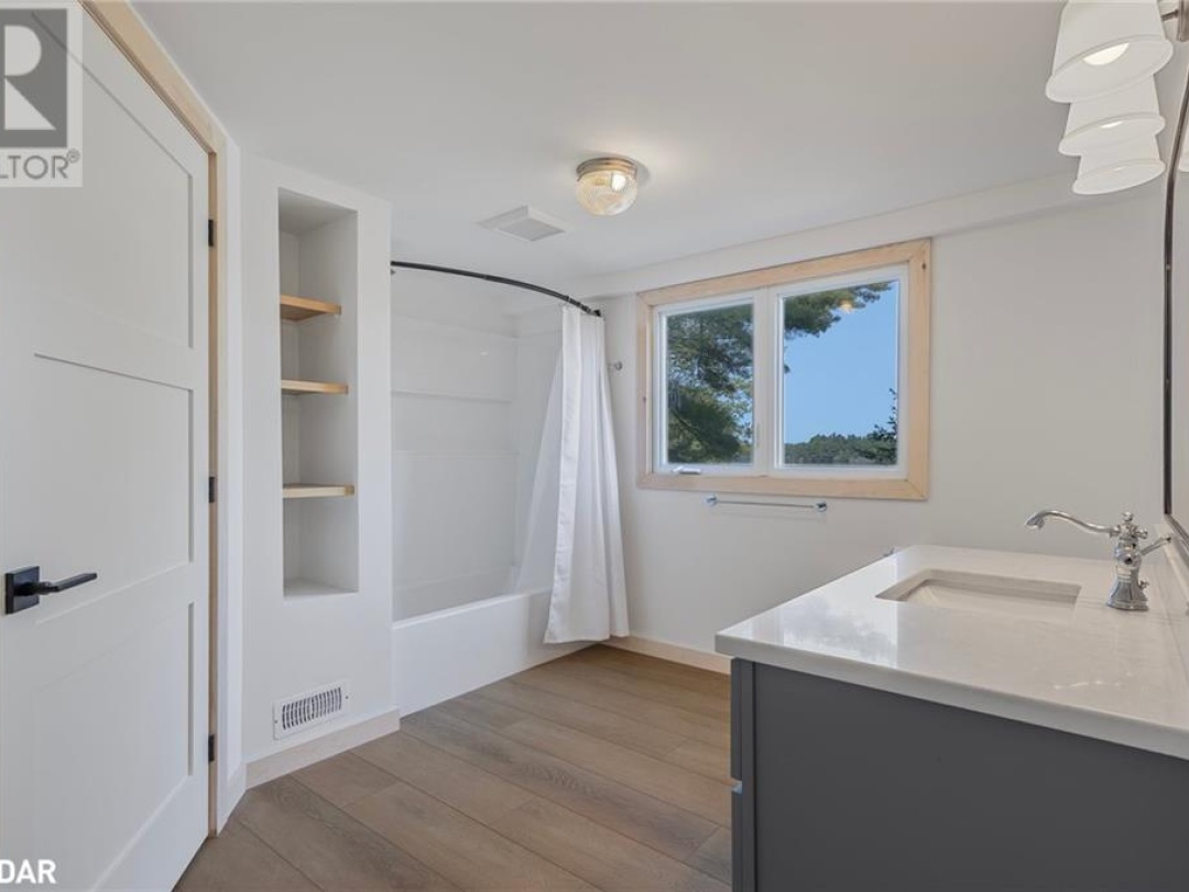 3-1148 MULDREW LAKE Road, Muldrew Lake