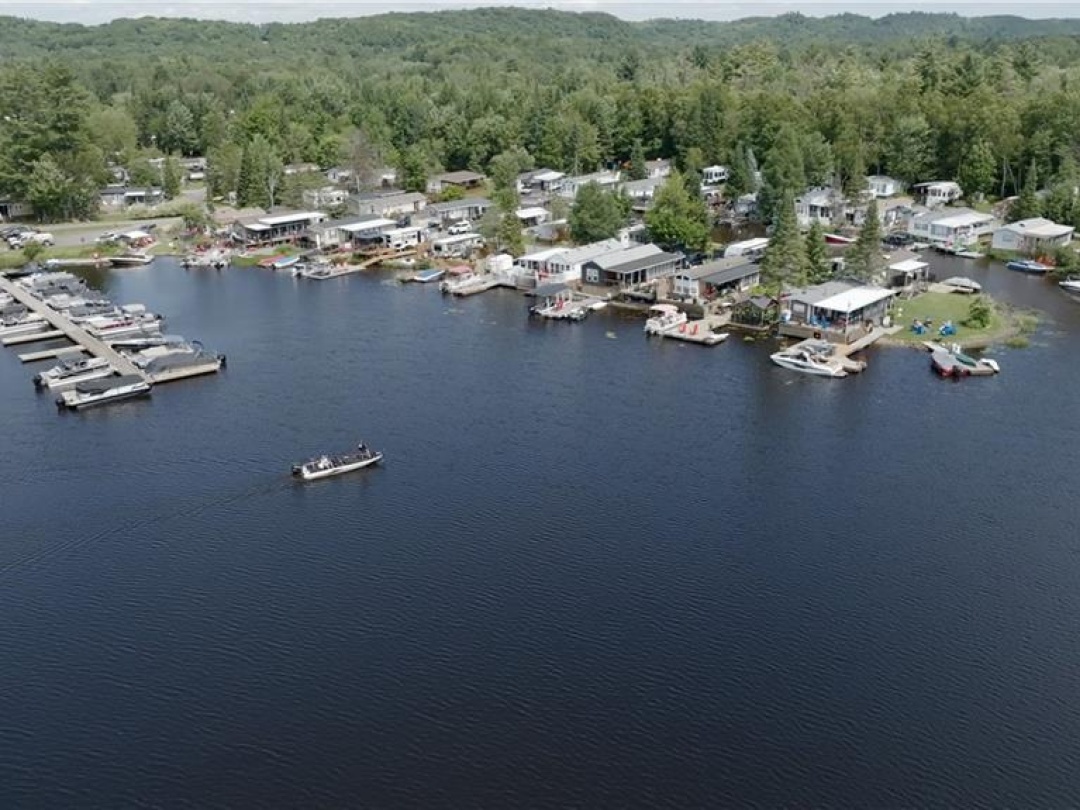 85 HUTCHINSON BEACH Road Unit# B56, Deer Lake