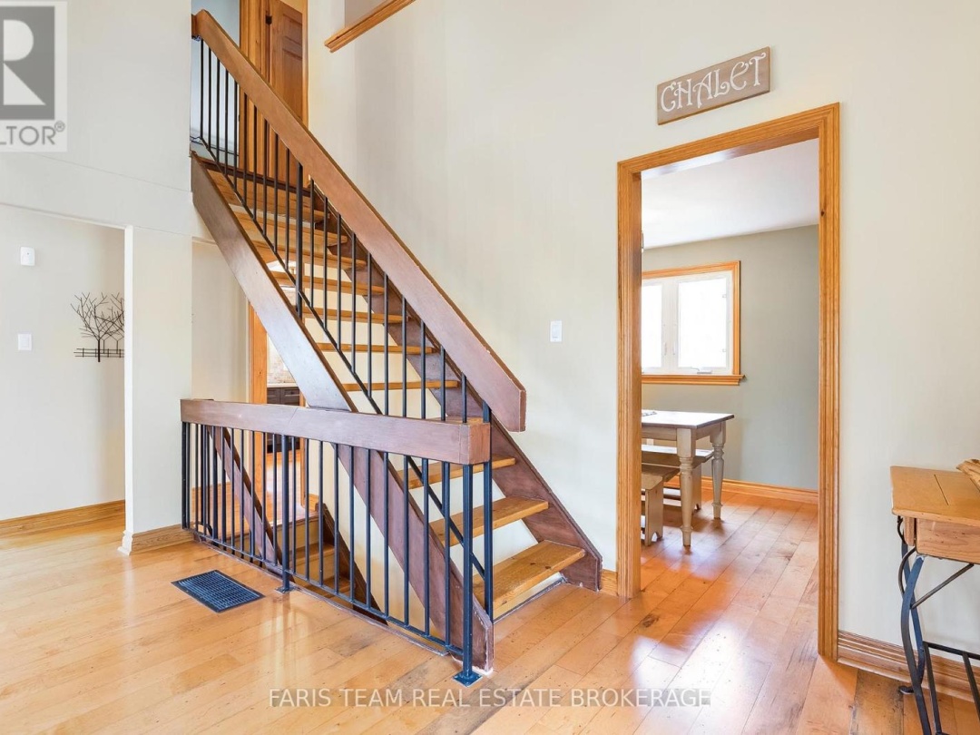 46 HURONWOODS DRIVE, Oro-Medonte (Sugarbush)