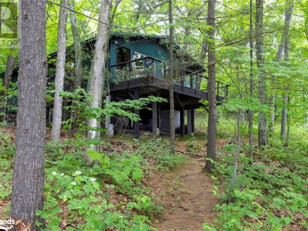 70 Caisses Island, Lake Muskoka