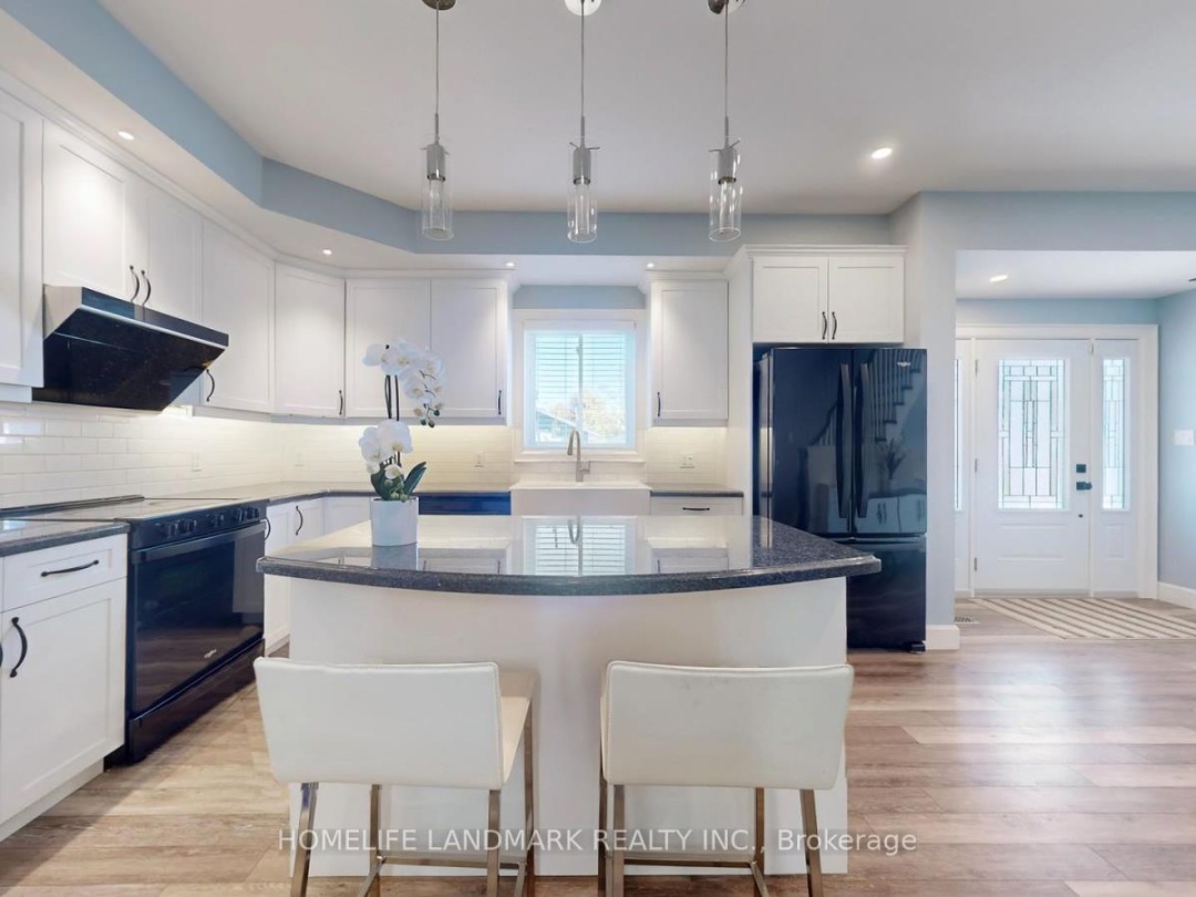 208 LAKESHORE DRIVE, Trent-Severn Waterway