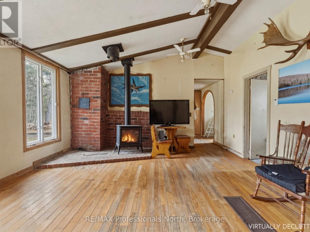 1056 KIRK LINE W, Bracebridge (Macaulay)