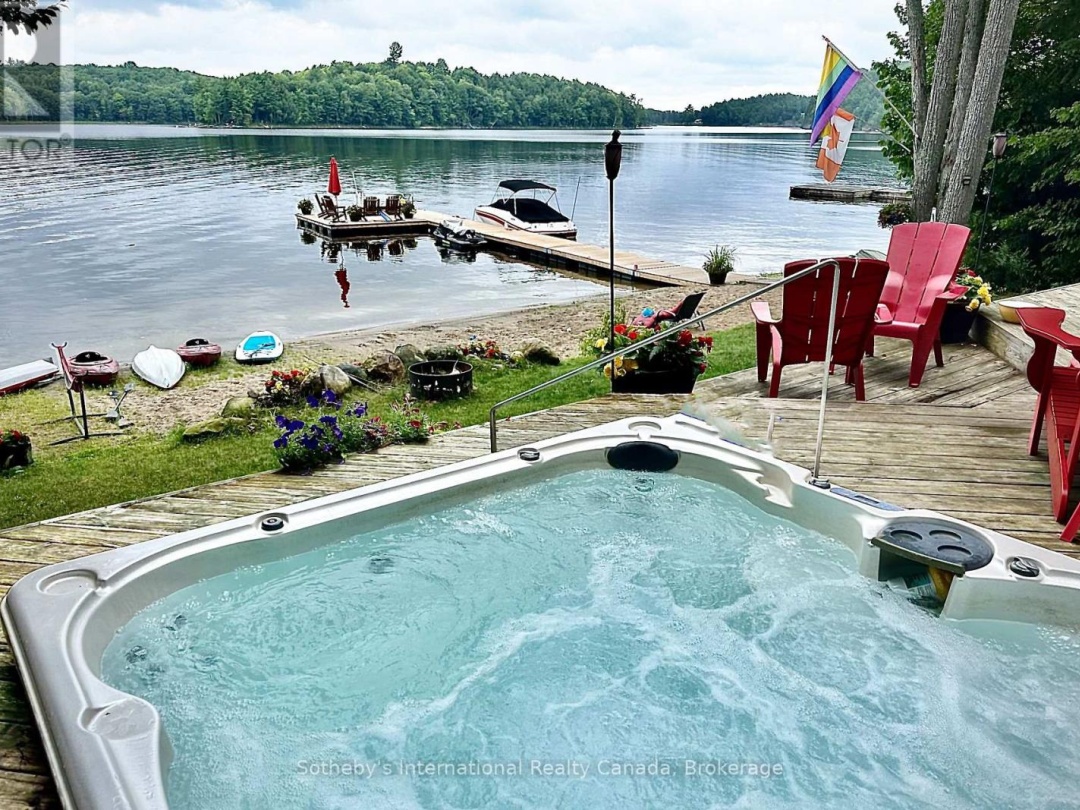 71 B717 ISLAND, Georgian Bay