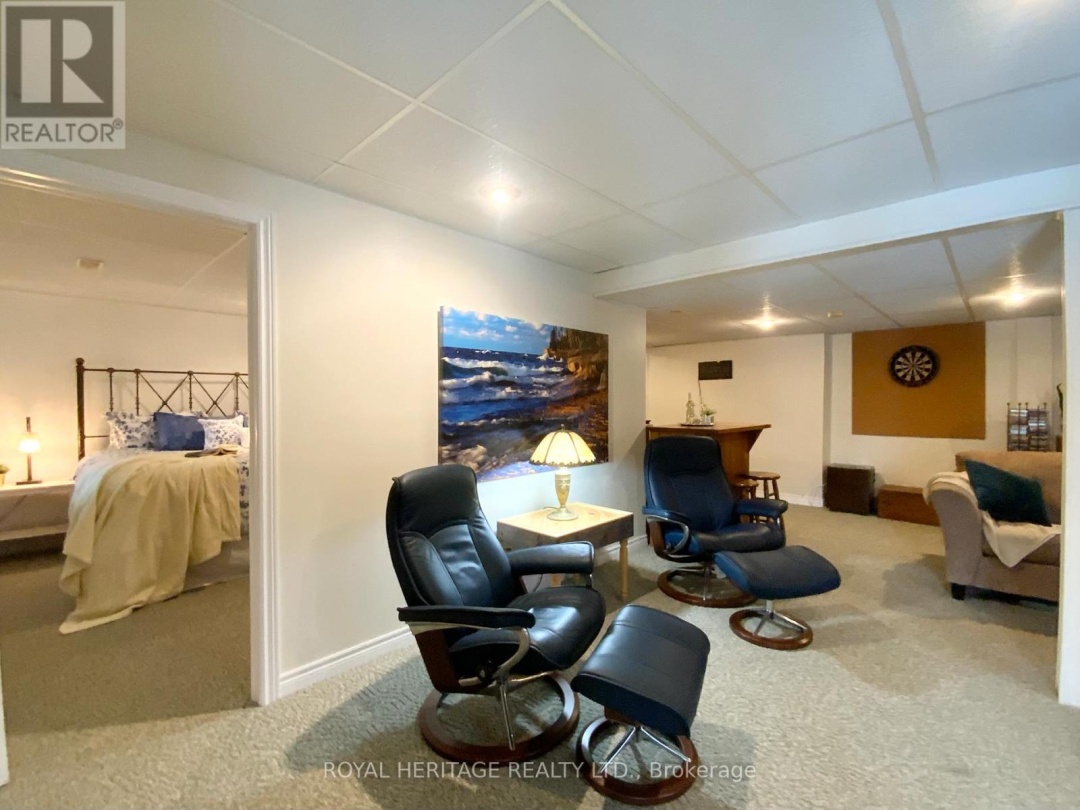 205 PIRATES GLEN DRIVE, Pigeon Lake