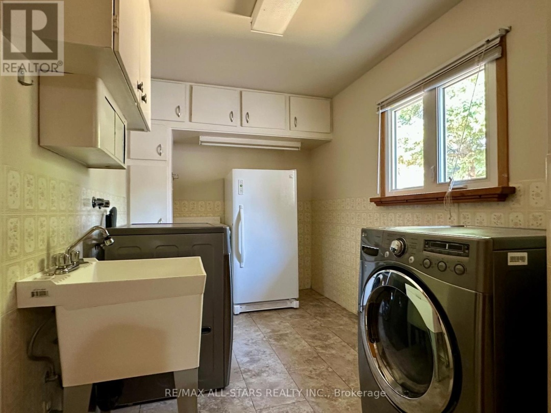 91 FRONT STREET W, 