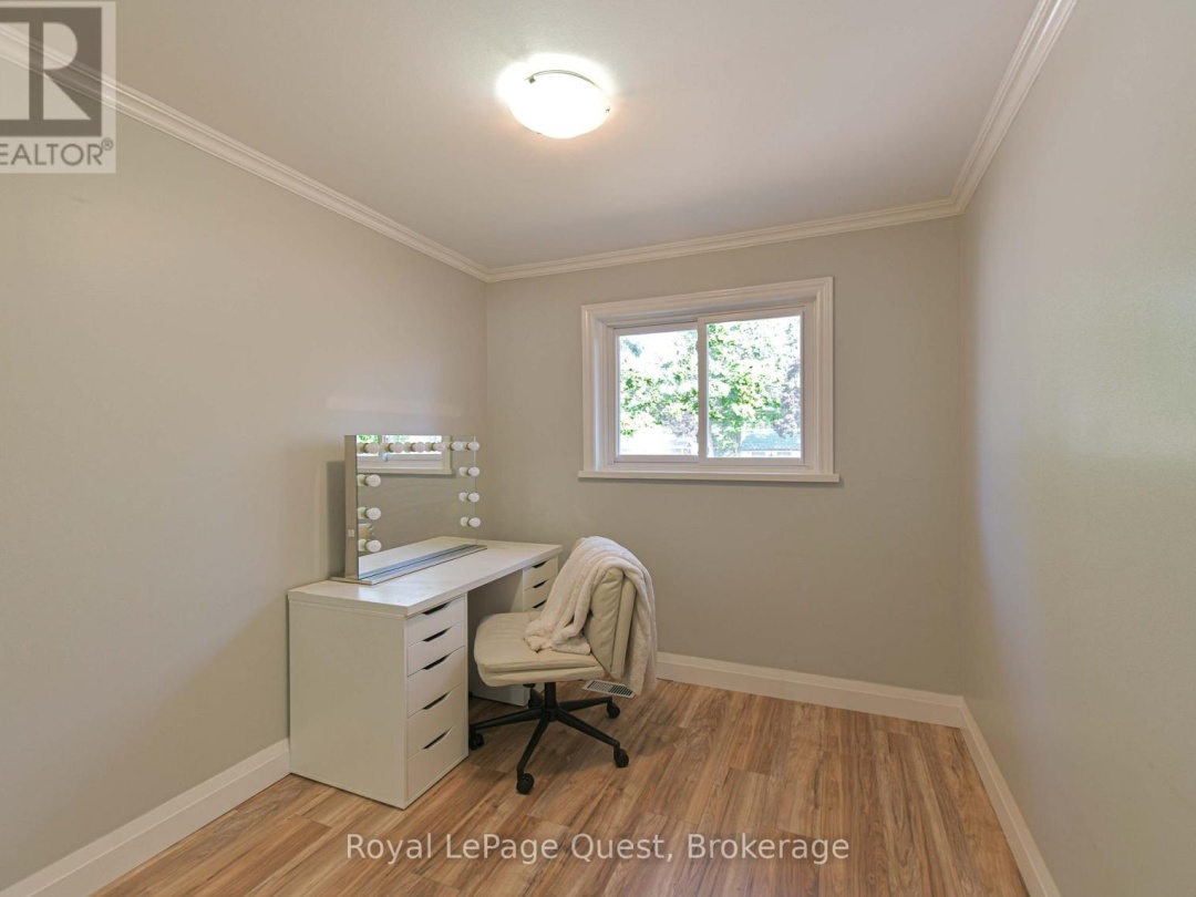 401 MISSISSAGA STREET W, 