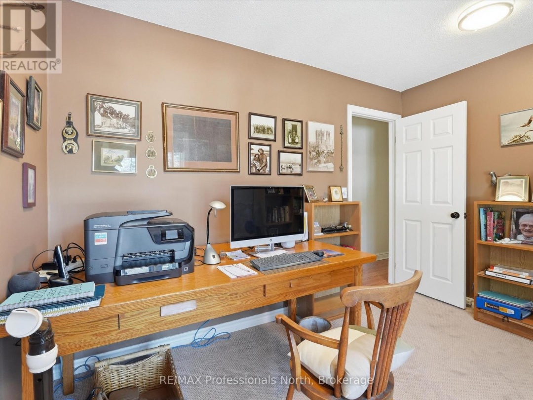 31 THE GRANITE BLUFF, Bracebridge (Macaulay)