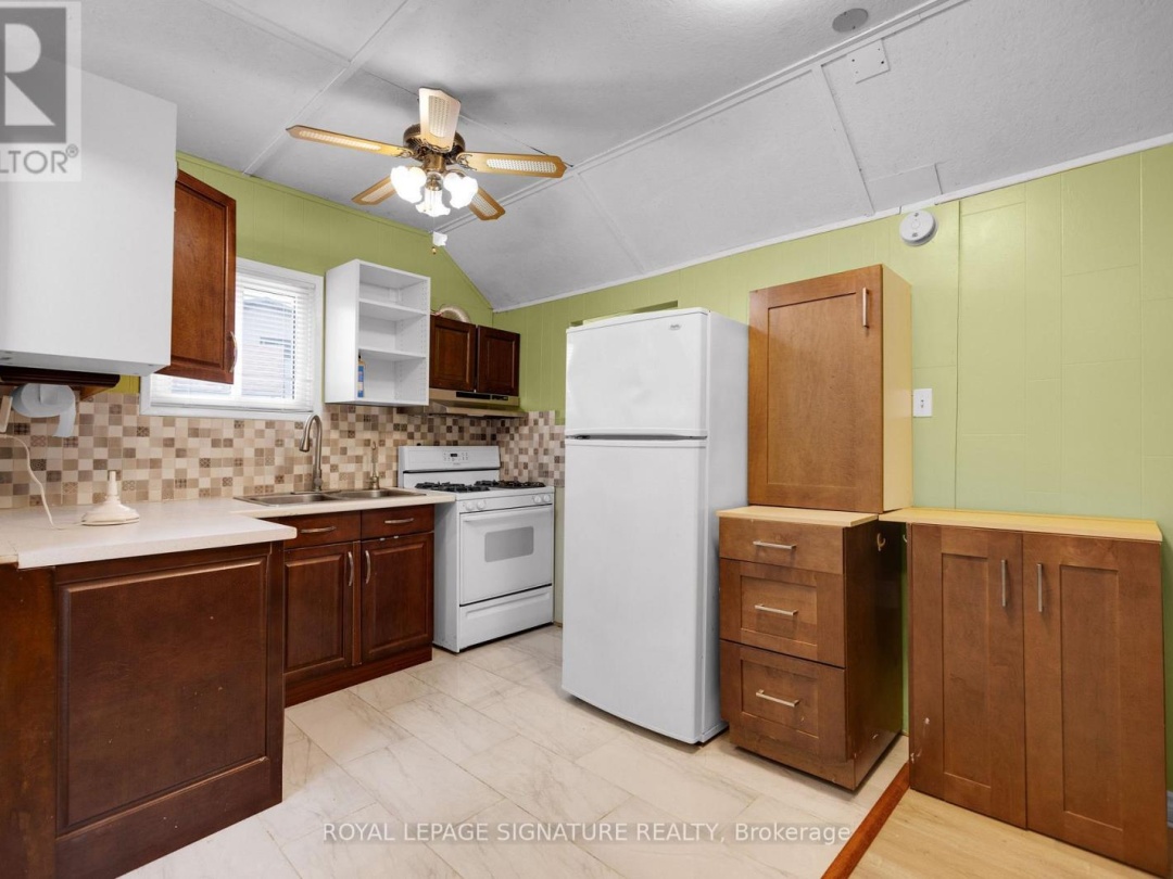 25 PLAYFAIR DRIVE, Sturgeon River