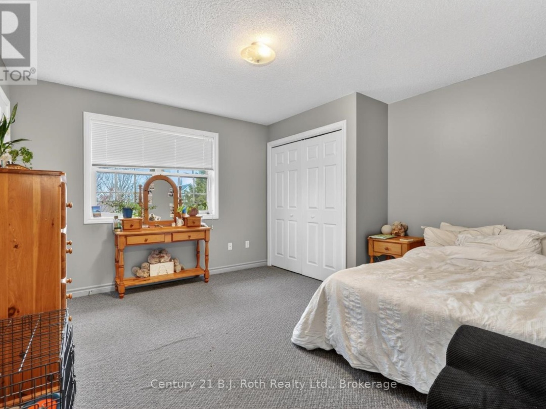 275 HIRAM STREET, Bracebridge (Macaulay)