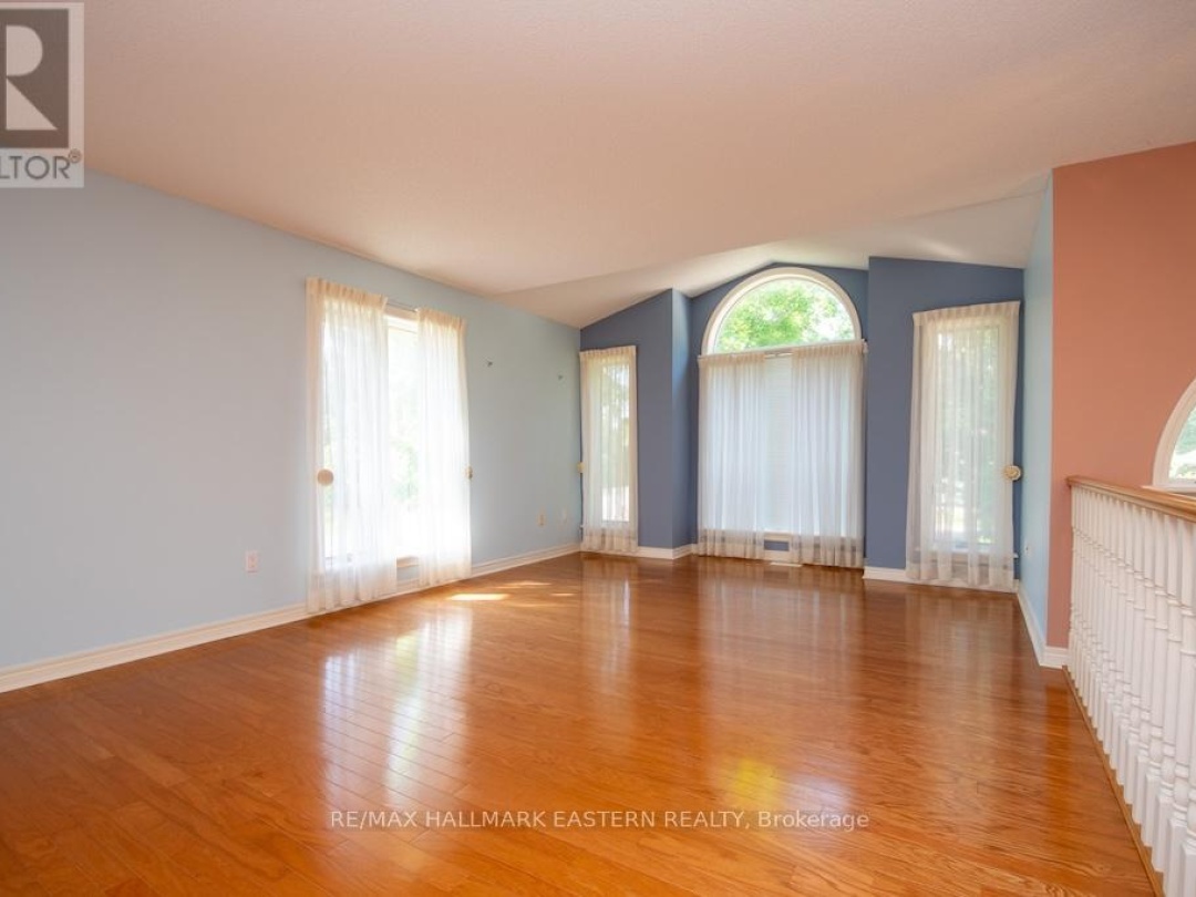2 HUNTINGWOOD CRESCENT, 