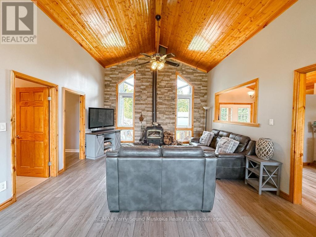 127 BURNETTS ROAD, Manitouwabing Lake
