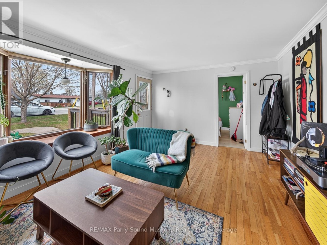 23 HIGHLAND CRESCENT, Parry Sound
