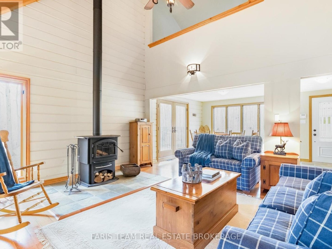46 HURONWOODS DRIVE, Oro-Medonte (Sugarbush)