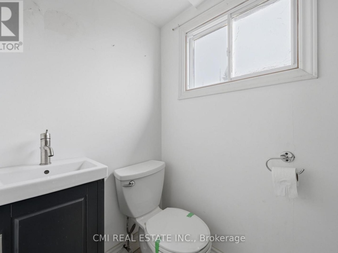 100 ALSOPS BEACH ROAD, Lake Simcoe