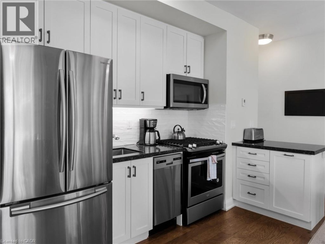 1869 MUSKOKA 118 Road W Unit# BTW-101, Lake Muskoka