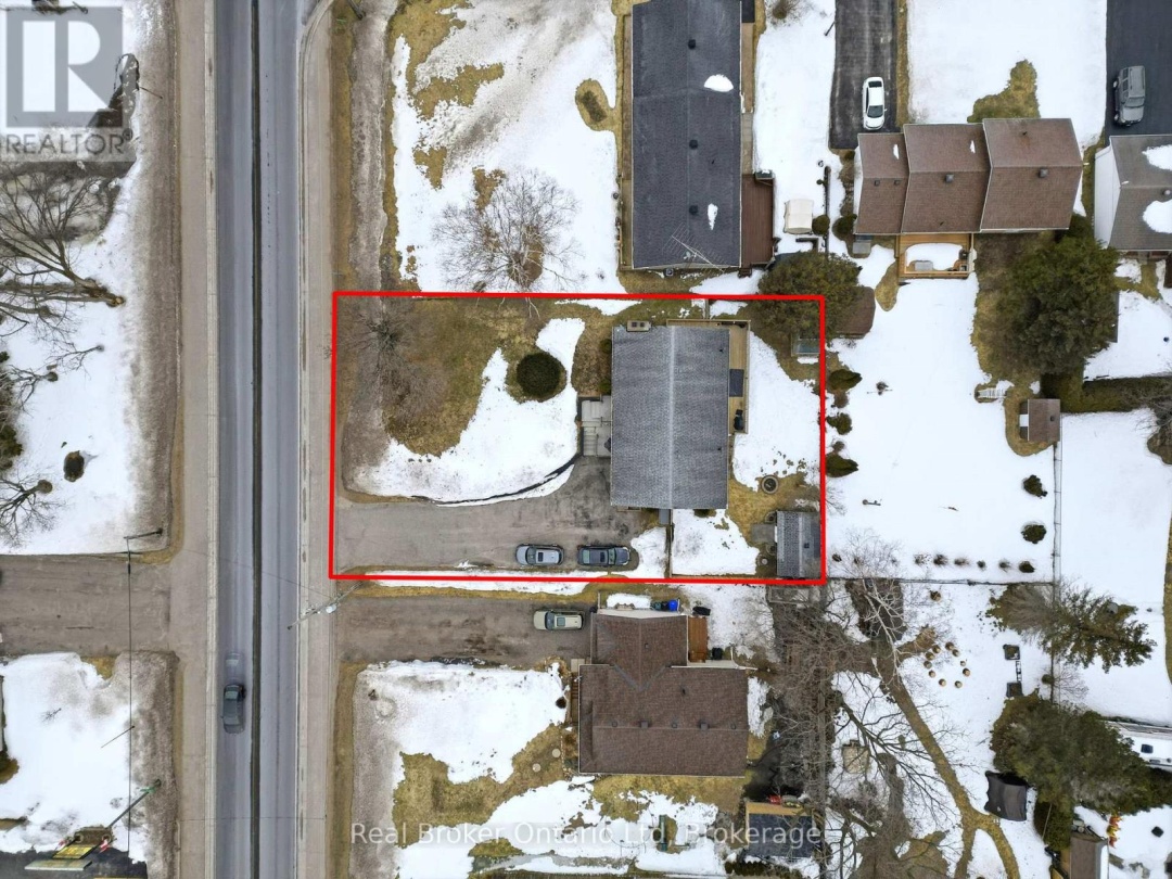 8271 93 HIGHWAY, Tiny (Wyebridge)
