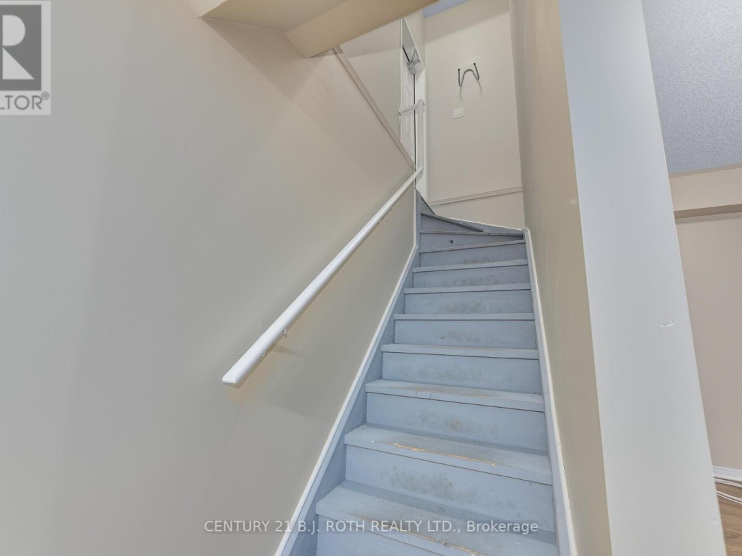 3327 SUMMERHILL WAY N, 