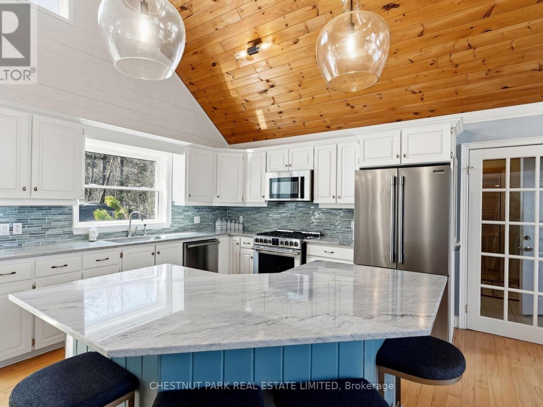 1018 RATTLESNAKE ROAD, Redstone Lake
