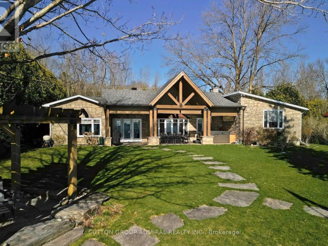 259 Moon Point Drive E, Oro-Medonte