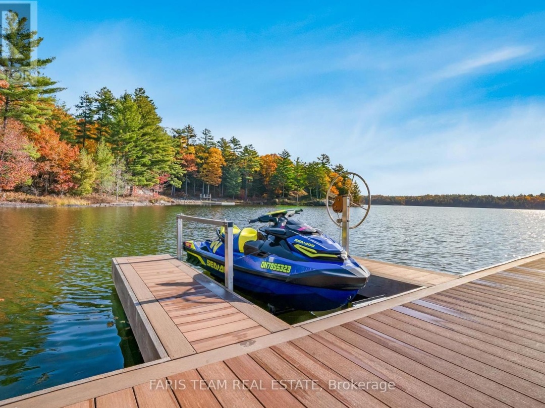 4245 Delta Road, Sparrow Lake