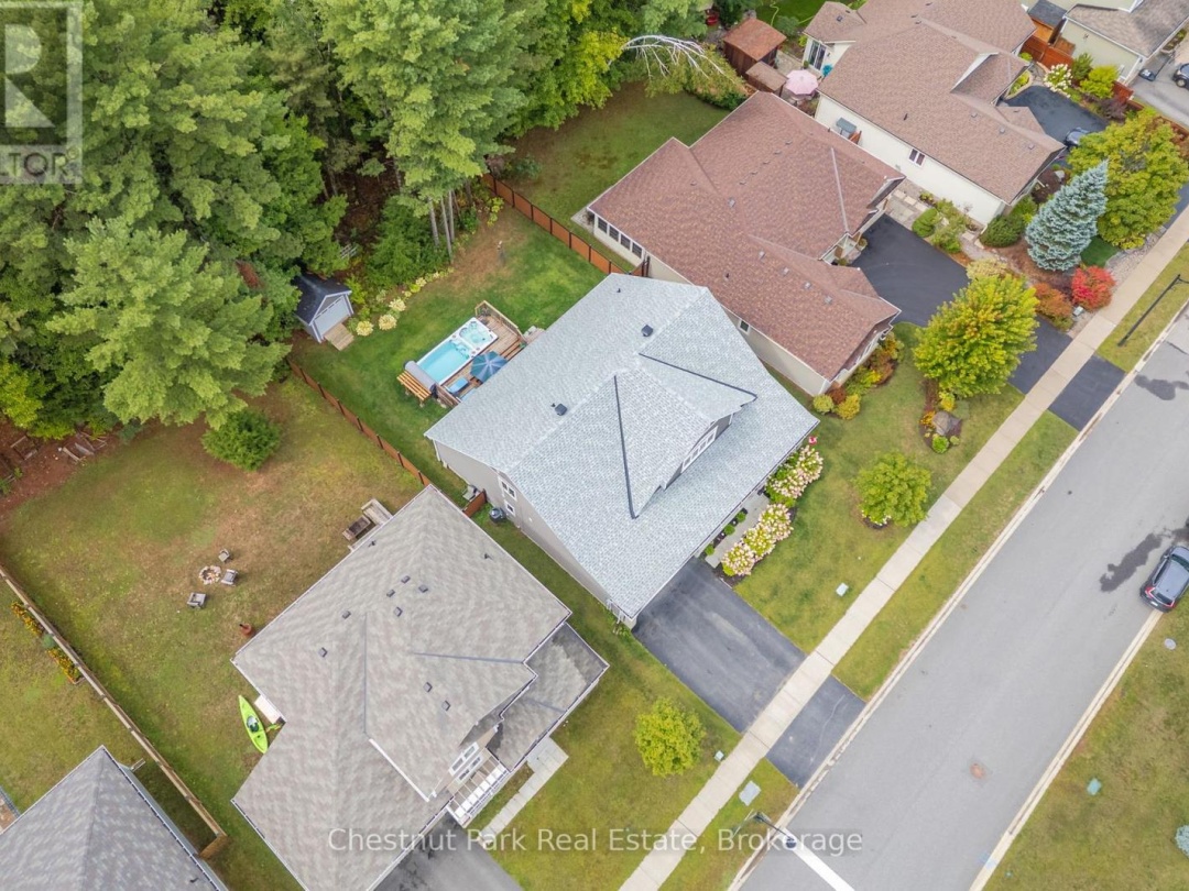 17 WINDSONG CRESCENT, 