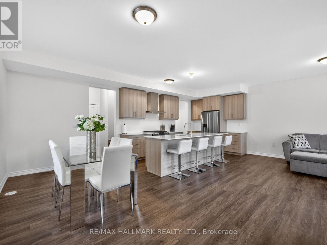 2 WYN WOOD LANE, Orillia