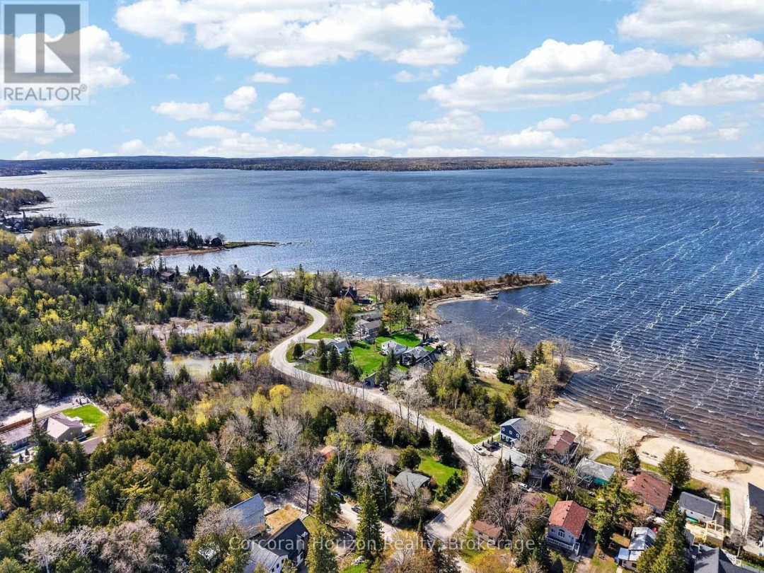 26 WATERSIDE DRIVE, Georgian Bay