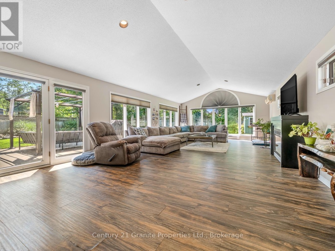 7 TUDHOPE STREET, 