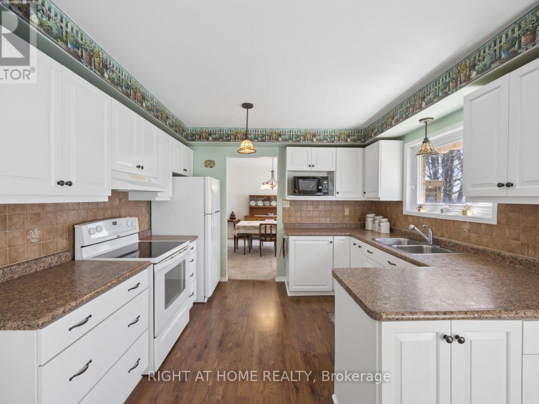 121 ROBMAR CRESCENT, Kawartha Lakes (Manilla)