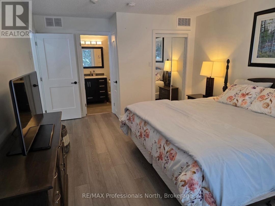 105 - 32 DEERHURST GREENS DRIVE, Peninsula Lake