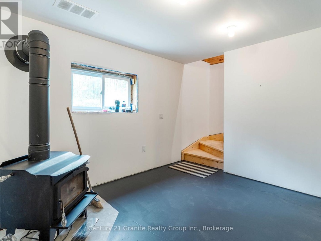 10498 HIGHWAY 118, Algonquin Highlands (Stanhope)