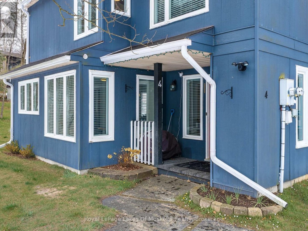 4 - 1551 HIDDEN VALLEY ROAD, Peninsula Lake