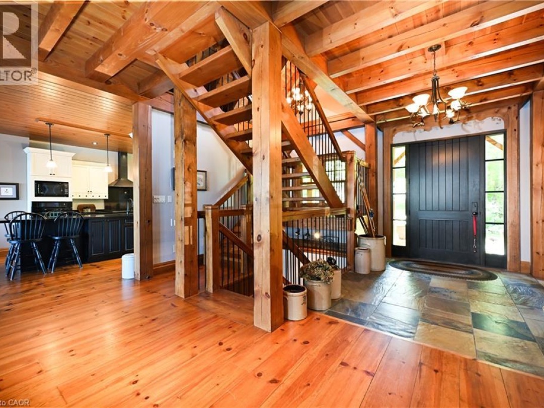 990 HASKETT'S Drive, Six Mile Lake