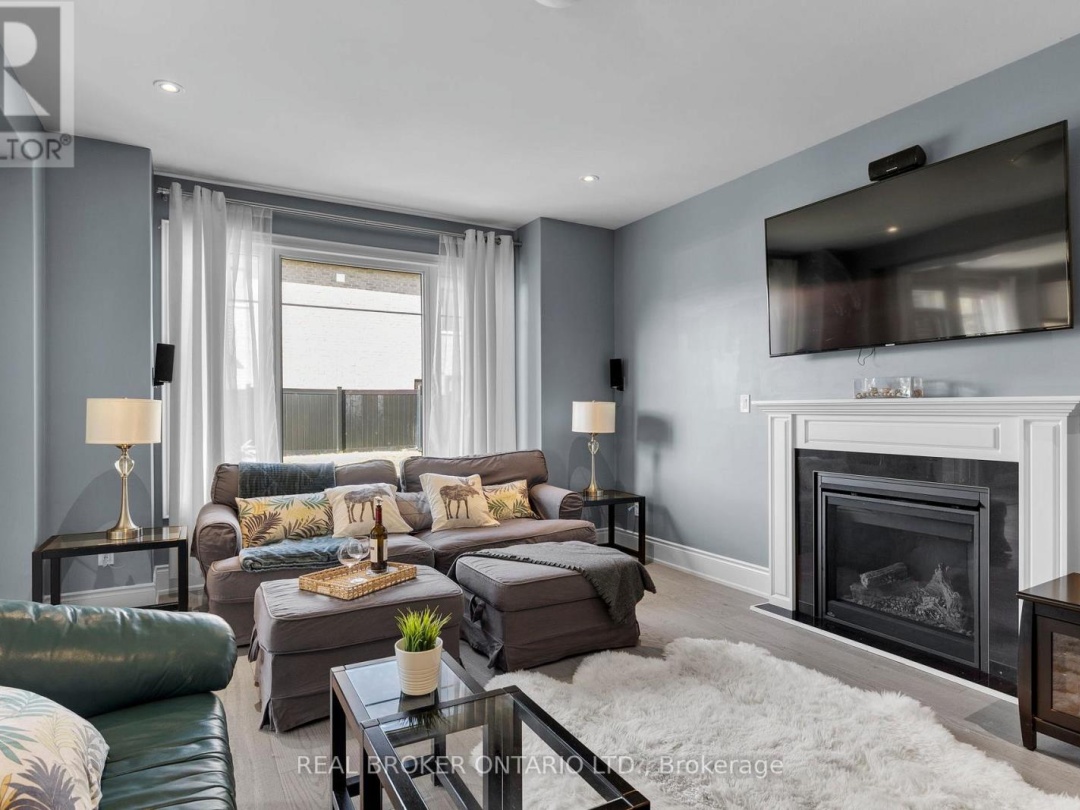 3032 MONARCH DRIVE, Orillia