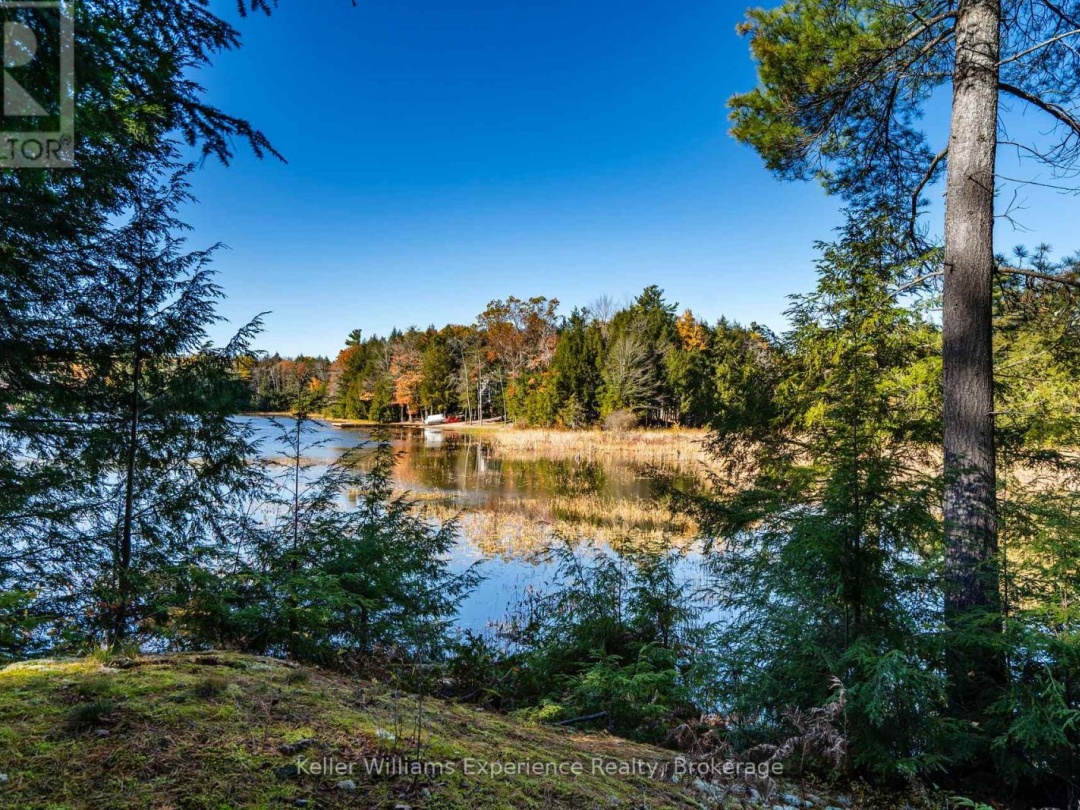 19 HURON TRAIL, Six Mile Lake