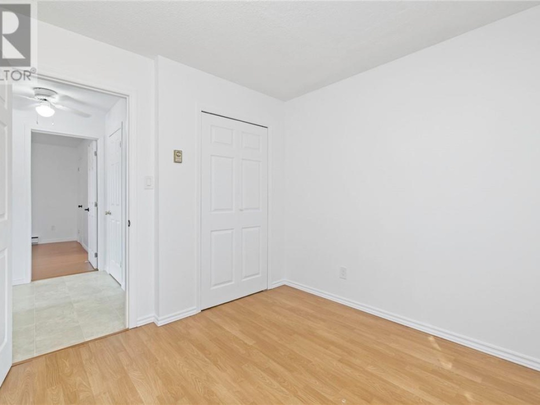 5 Hillcrest Avenue, 