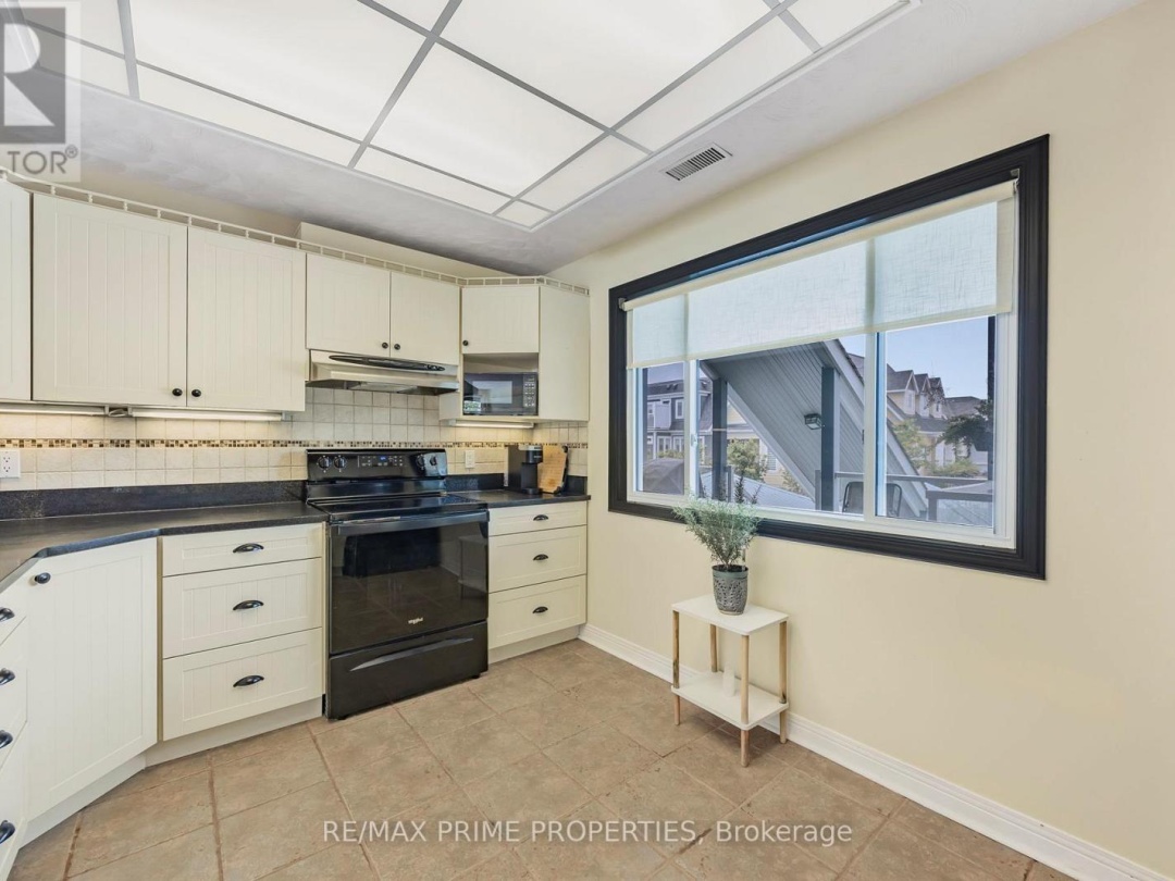 201 - 585 ATHERLEY ROAD, Lake Simcoe