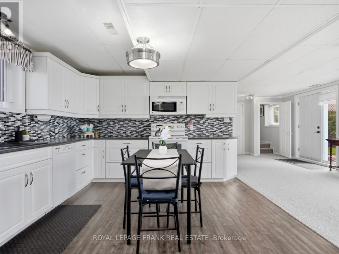 106 STARR BOULEVARD, Lake Scugog