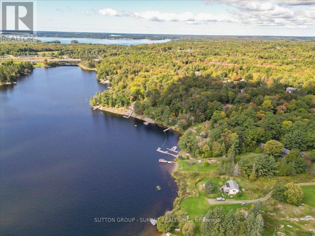 1 WINDY LANE, Portage Lake